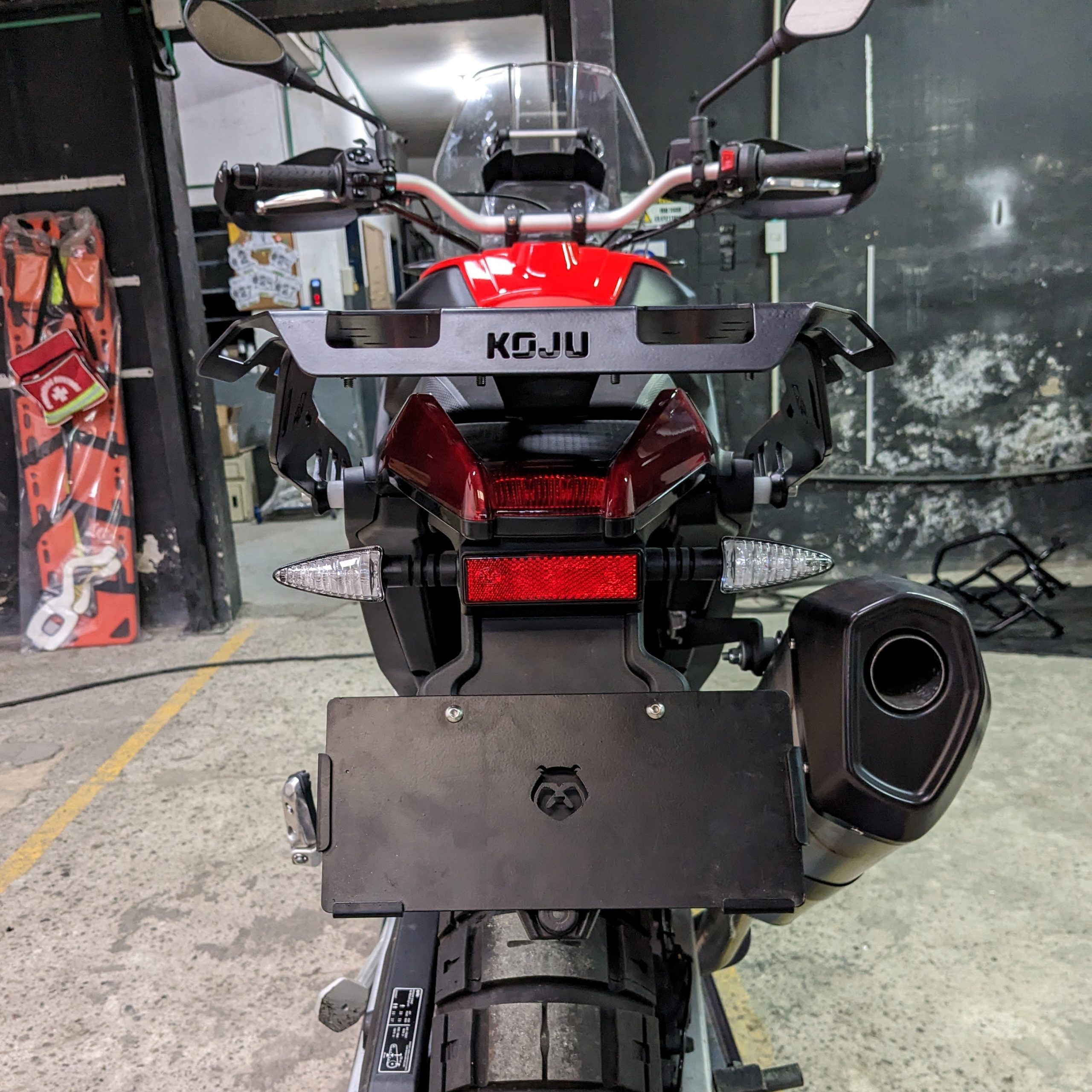 Soporte de maleta central Aprilia Tuareg 660