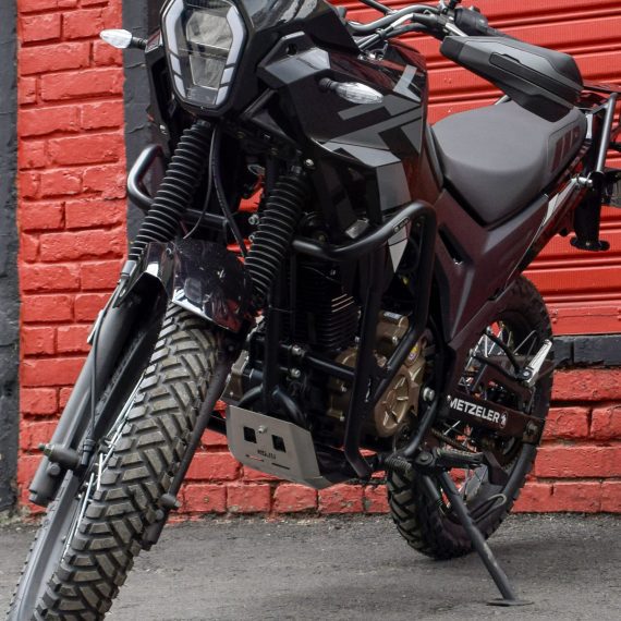 Defensa AKT TT 200